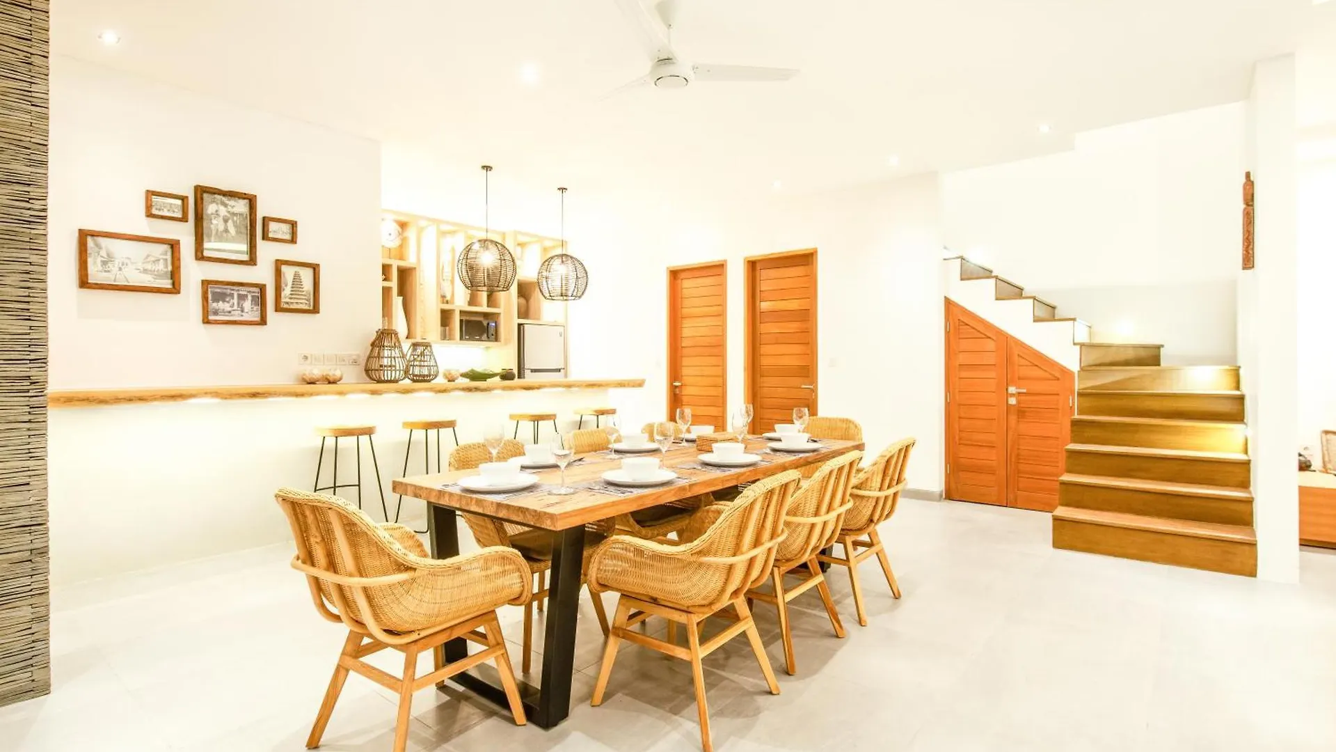 Cozy 4 Bedroom Villa 5 Mins Walking To Finns Beach Canggu