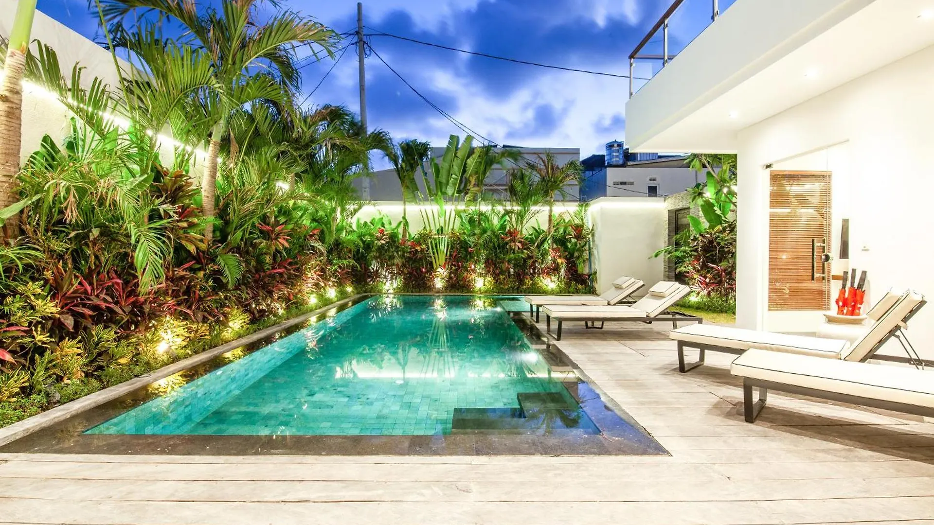 Cozy 4 Bedroom Villa 5 Mins Walking To Finns Beach Canggu
