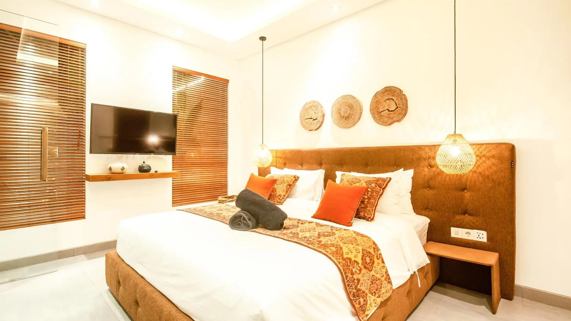 Cozy 4 Bedroom Villa 5 Mins Walking To Finns Beach Canggu  Indonesia