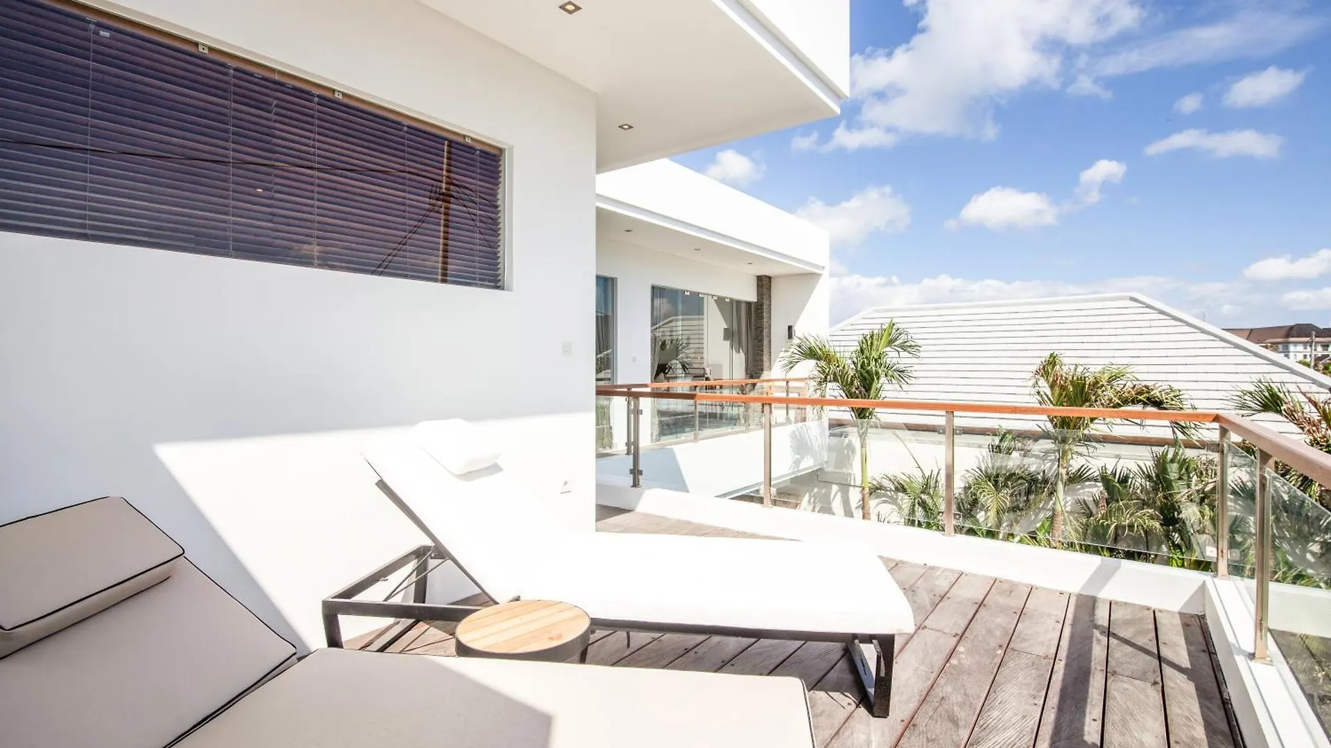 Cozy 4 Bedroom Villa 5 Mins Walking To Finns Beach Canggu
